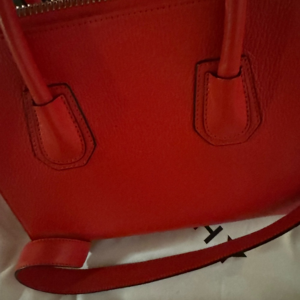 Givenchy - Picture 5 of 10